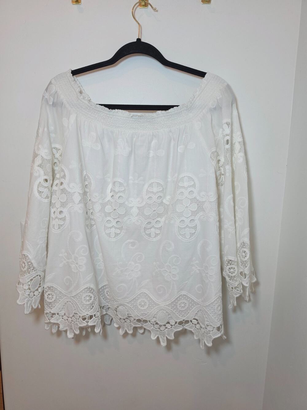 Chicos White Off Shoulder Top Crochet Trim Size 3 US XL